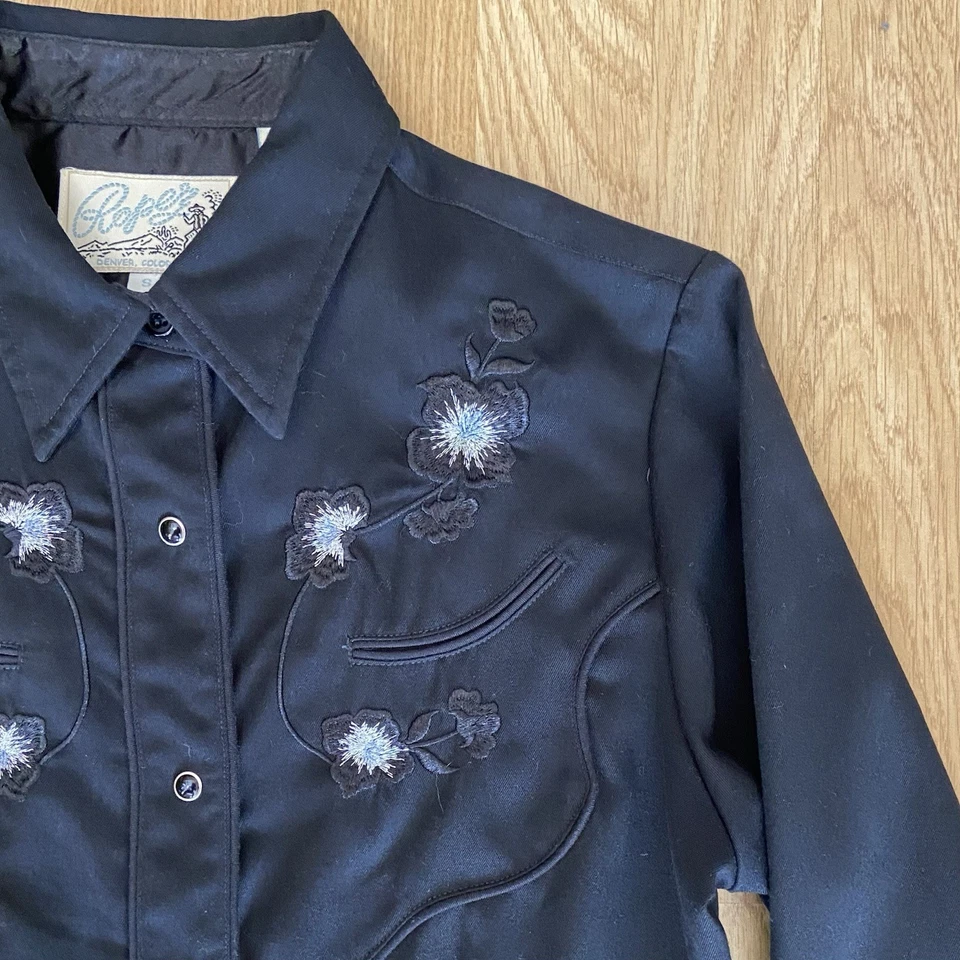 Camisa occidental Roper para mujer bordada negra perla a presión manga larga talla pequeña Foto 4 de 4