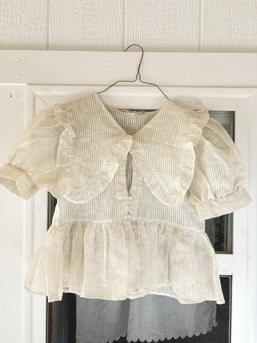 Kimchi Blue Peter Pan Kragen Off White Bluse fehlt ein Knopf!!!! - Bild 1 von 12