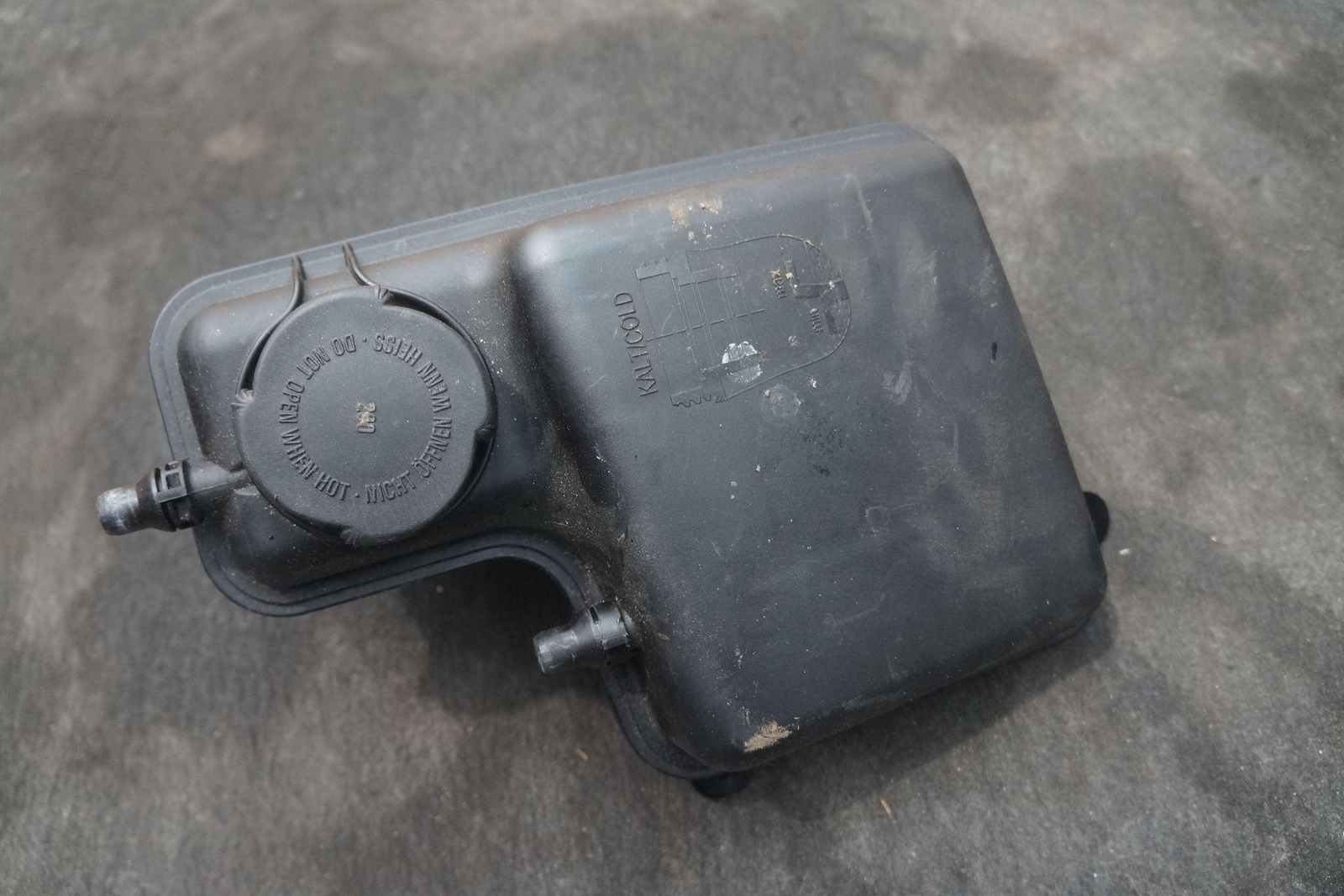 Coolant Water Bottle Expansion Tank Reservoir 17137508008 Rolls Royce Phantom 04
