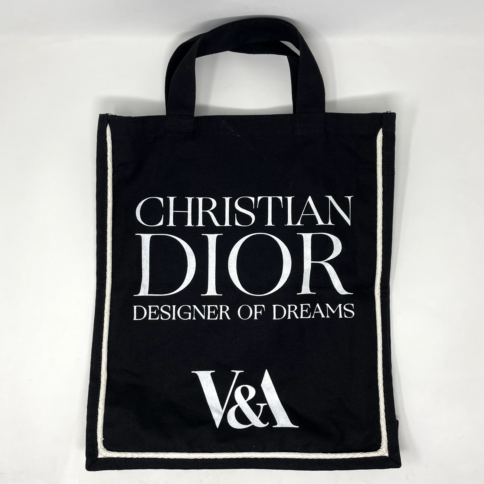 Sac fourre tout Christian Dior noir créateur de rêves au musée V&A rare HTF