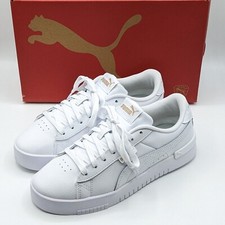 Zapato de tenis retro para caminar PUMA “Court Sneaker” para mujer (PUMA blanco/dorado) NUEVO