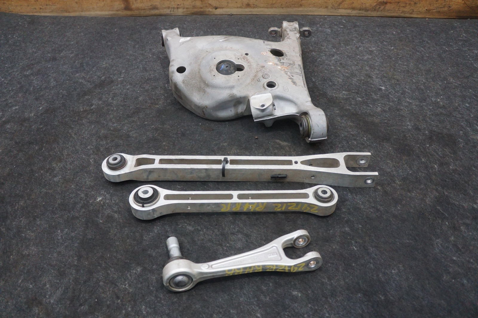 Set 4 Rear Right Lower Arm OEM MY83-5B550-AA Aston Martin Dbx 707 2020-24 *Note*
