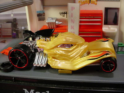 2015 Hot Wheels TOMB UP∞Yellow-Gold mummy;Red oh5∞STREET