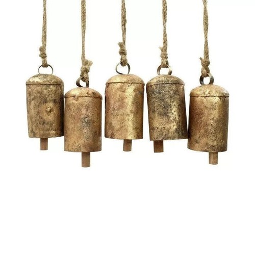 5 grandes cloches de vache