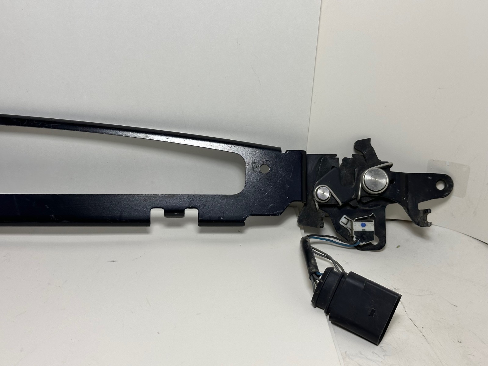 2006 - 2018 BENTLEY CONTINENTAL FRONT HOOD BONNET LOCK LATCH 3W0823509K OEM
