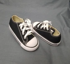 Converse Toddlers Chuck Taylor All Star Low Top Black White Size 5 NEW IN BOX!