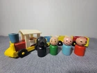 Vintage Fisher Price Little People #719 Choo Choo Train ENGINE Carts Figures Toy