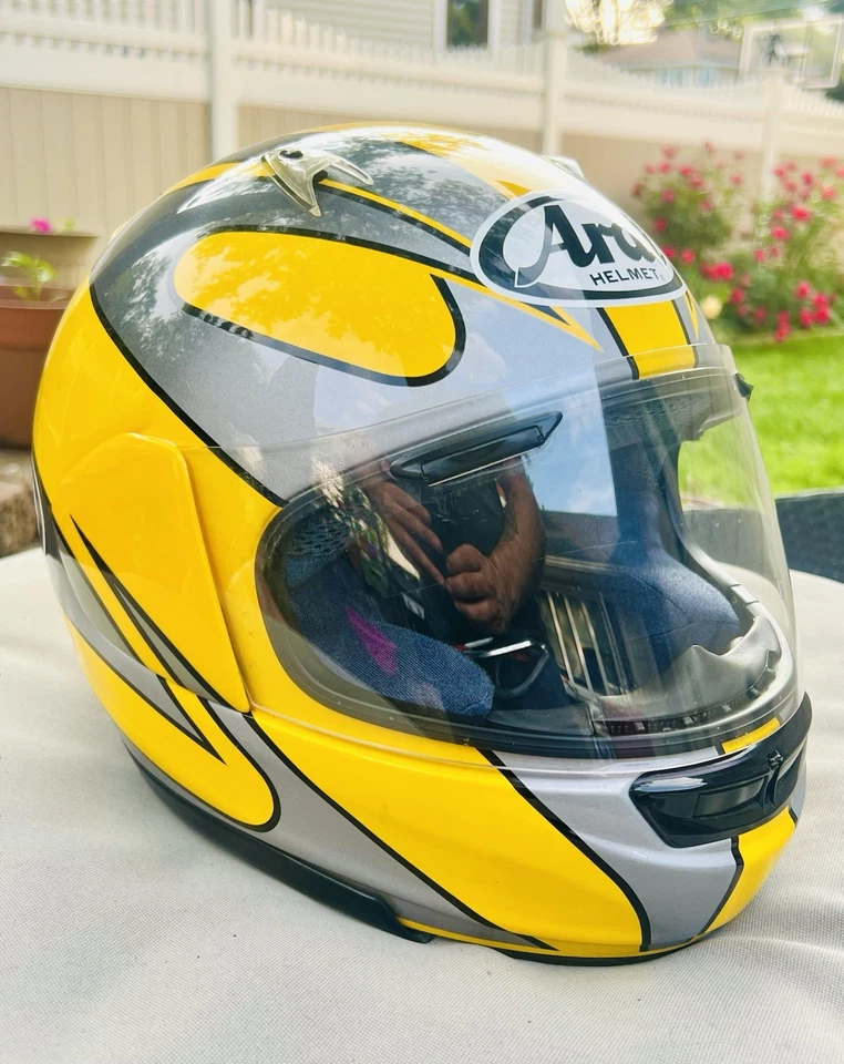 Vintage 1999 Arai Signet-GT Yellow/Gray Full Face Helmet/Clear Visor/Size Medium - Image 3 of 4