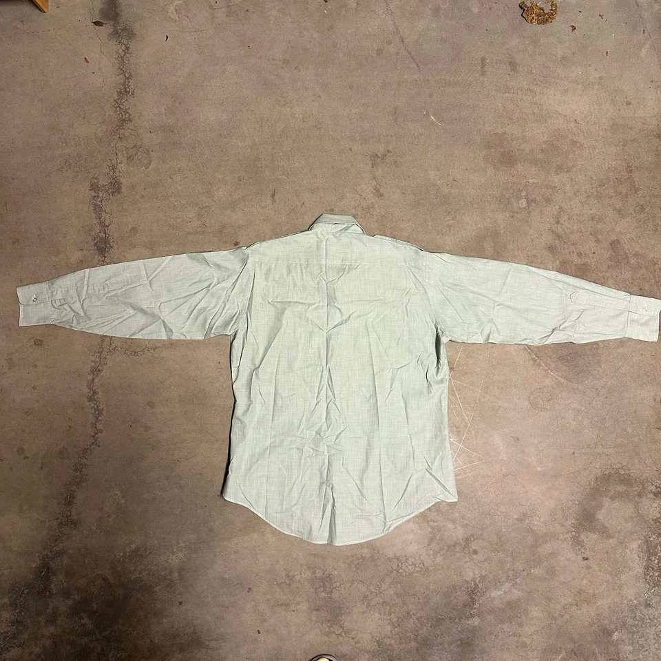Camisa militar vintage para hombre Van Heusen años 70 con botones verde talla 16,5 Foto 2 de 4