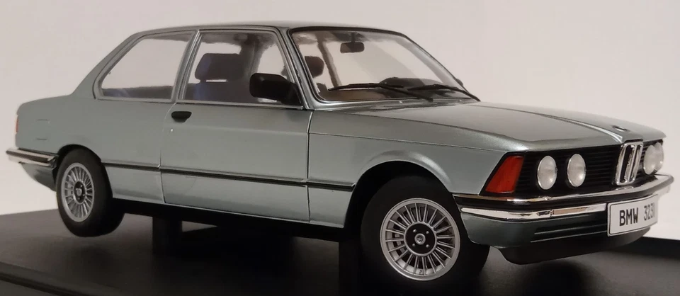 Solido 1/18 Scale -BMW 323i (E21) 1980 Metallic Sapphire Blue - Image 4 of 4