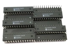 Lot of 10 New Microchip Technology PIC16C62A-04/SP 8-bit Microcontrollers