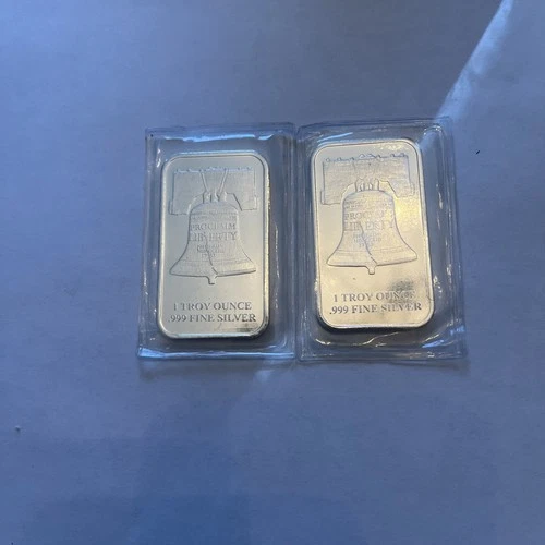 New ListingTwo SIlverTowne SD Bullion 1oz Silver Constitution/Liberty Bell Bars in Plastic