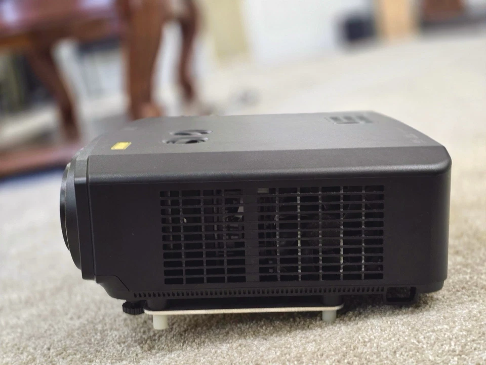 JVC NZ30B 4K Laser Home Theater Projector- in Excellent Condition - Image 3 of 4
