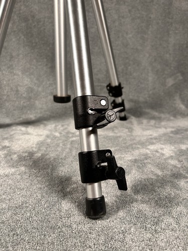 Bogen 3011 Tripod w/ 3126 Pan Tilt Head by Manfrotto Made in Italy - Picture 7 of 11