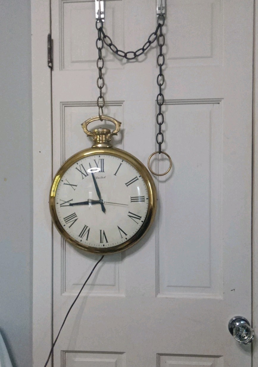 United Clock Corp. Model 40 Large 13" x 18" Pocket Watch Wall Clock - Works