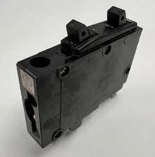 Square D QOT1515 1 Pole 15 Amp Tandem Circuit Breaker with Hook