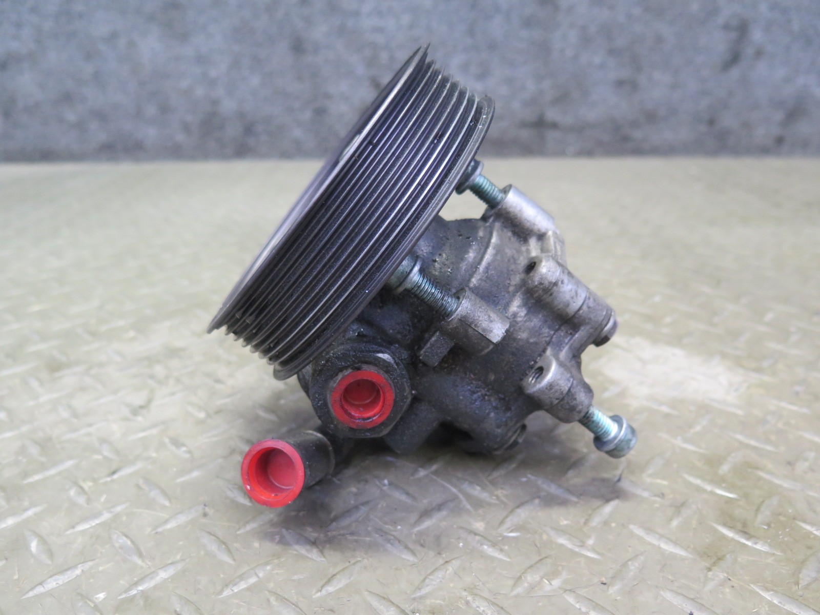 2006-2012 BENTLEY FLYING SPUR 6.0L ENGINE POWER STEERING PUMP W/ PULLEY
