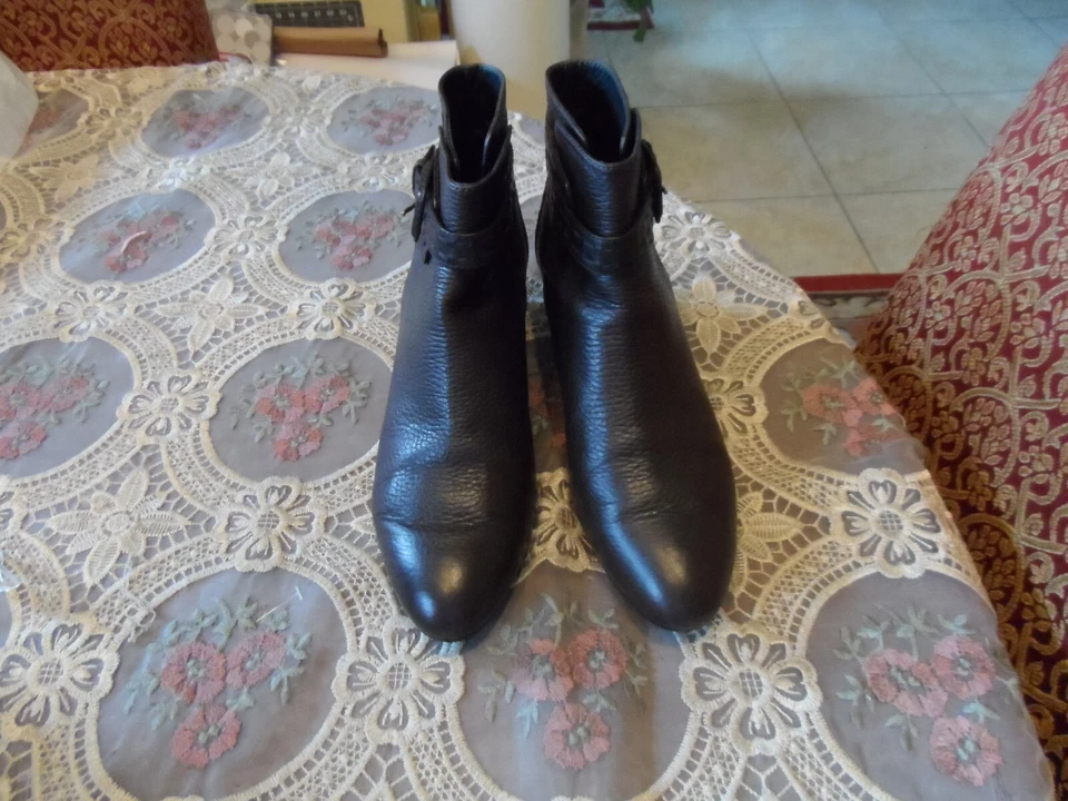 Tod's Chocolate Brown Pebbled Leather Ankle Boots W/ Wedge Heel Size 37.5B - Image 3 of 4