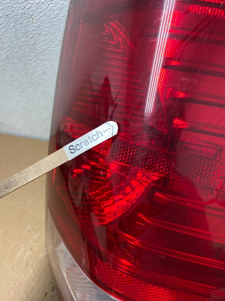 2005 2006 Jeep Grand Cherokee Right Passenger Rh Side Tail Light Oem