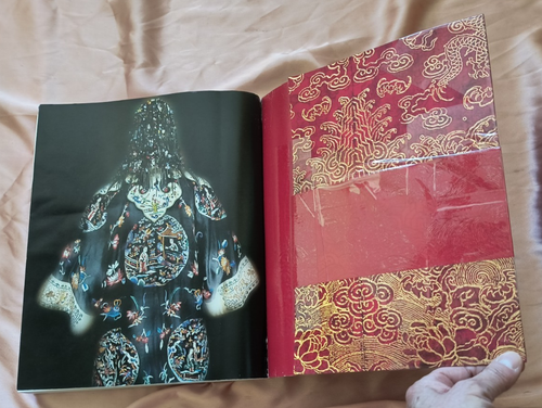 China Through The Looking Glass Fashion Film Art SC 2015 1st Printing Ex-Library - Picture 10 of 11