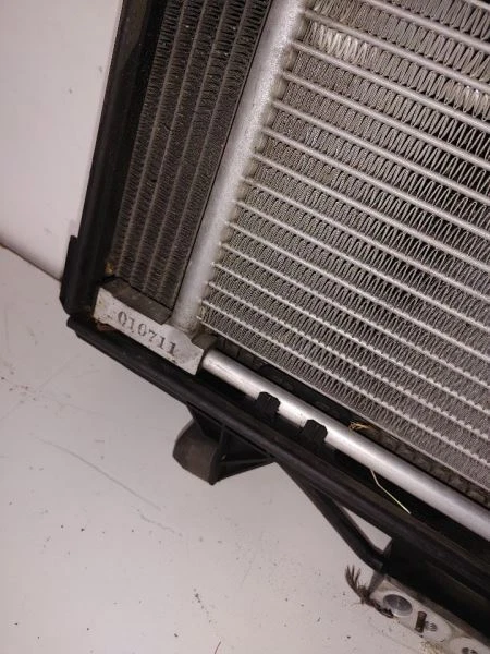  01 02 03 Condensador de CA BMW 525I  Foto 3 de 4