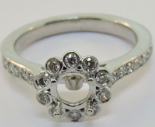 14K WHITE GOLD - DIAMOND ENGAGEMENT RING REMOUNT SIZE 7.25 - Picture 4 of 5