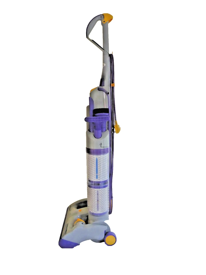 Dyson DC03 Ab +- with matching tools - free postage - Image 3 of 4