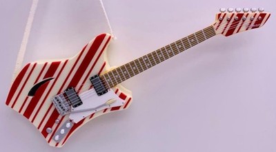 2013 We Wish You A Merry Christmas Hallmark Ornament Guitar TESTED