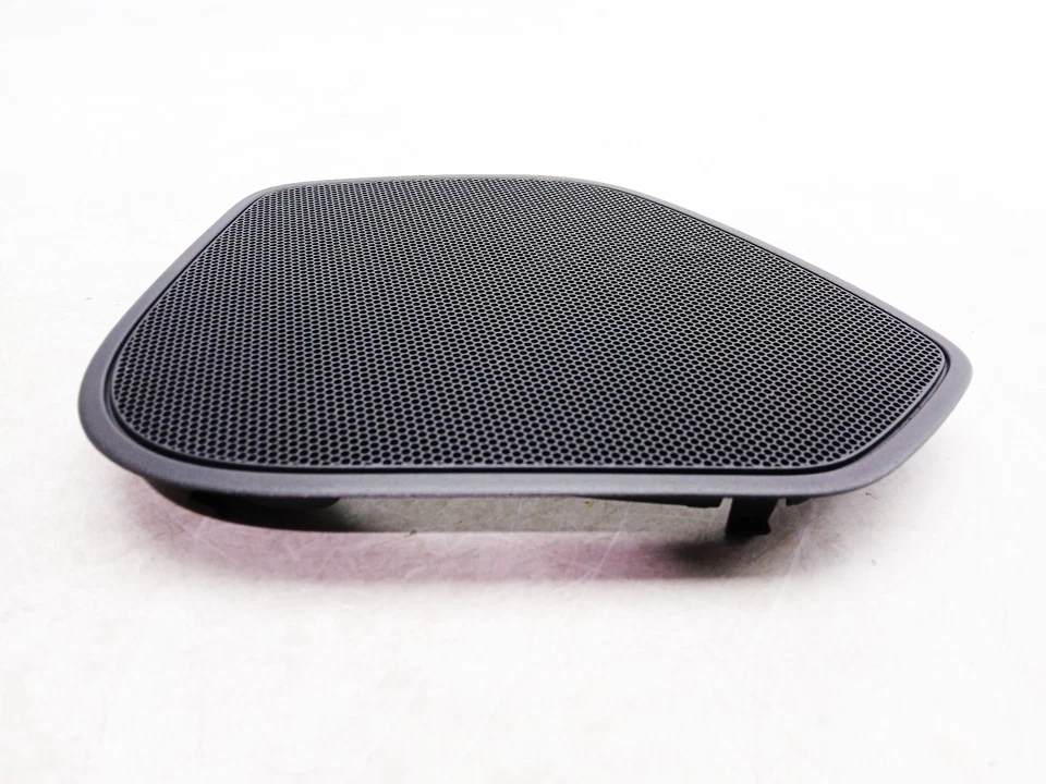 AUDI Q3 8U DOOR SPEAKER COVER GRILLE REAR RIGHT DRIVER SIDE 8U0035436 2016 - Image 2 of 4