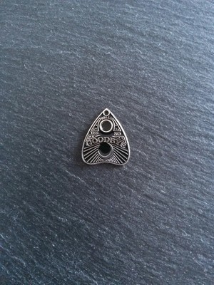 4 oder 20 Ouija Goodbye Planchette Charms Silberlegierung mit schwarzer Emaille 26x22m UK