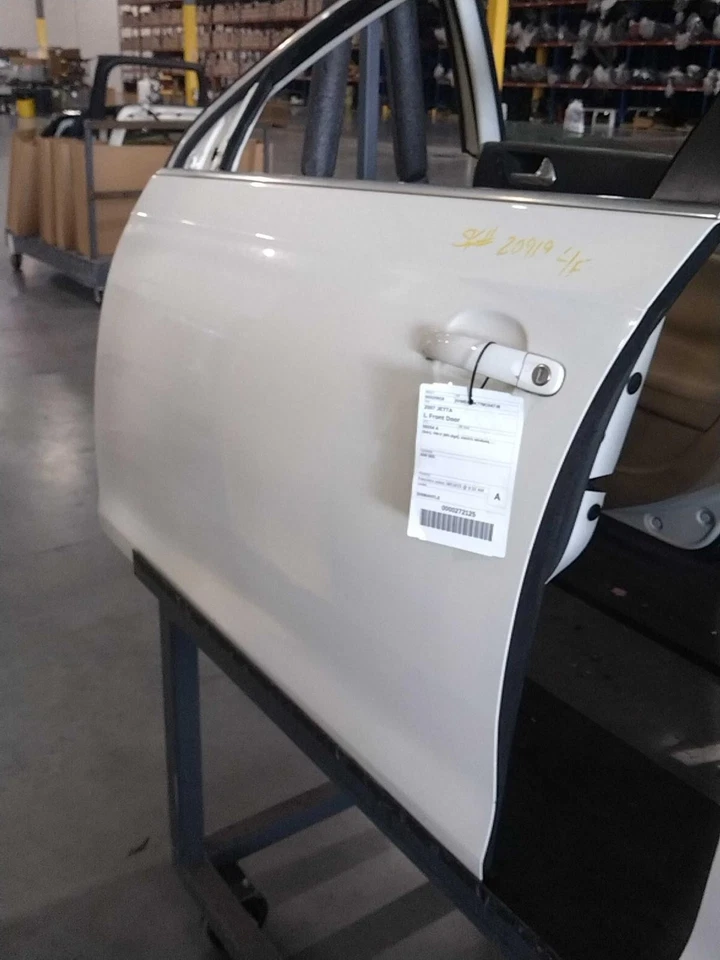 Volkswagen Jetta 2007 puerta delantera izquierda 4 puertas SED usado pieza OEM 173312 Foto 2 de 3