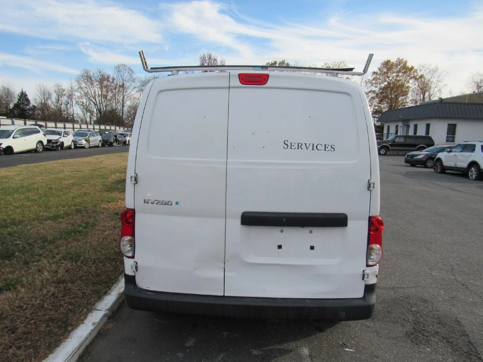 SOLO RECOGIDA TANQUE GASOLINA NISSAN NV 200 13 14 15 16 17 18 19 20 21 Foto 3 de 4