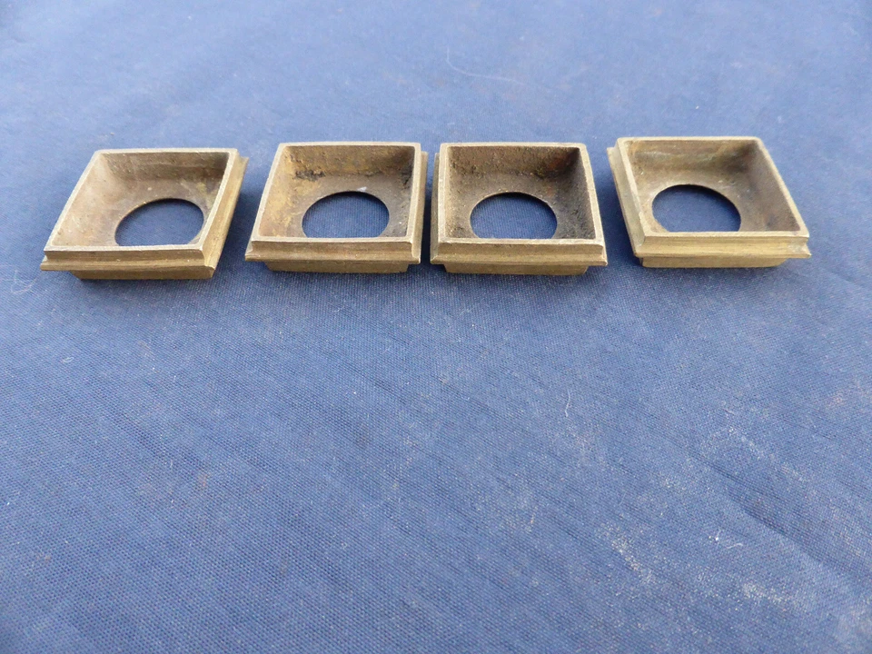 4 bagues carré côté int. 2,5 cm ancienne laiton pieds meuble table fauteuil - Photo 2/4