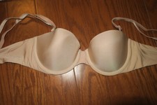 34B    VICTORIA'S SECRET SEAMLESS VINTAGE    BRA PUSH UP STRAPLESS    BEIGE WIRE