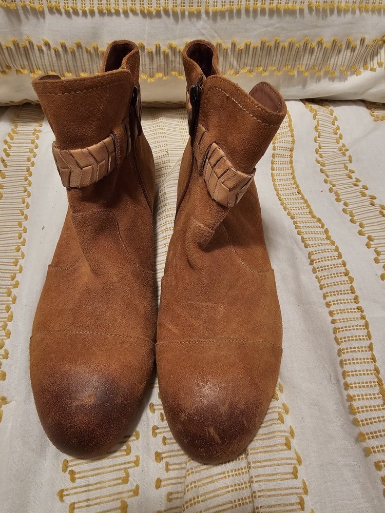 Antelope Women's Classic Suede  Bootie Boots Size 40.