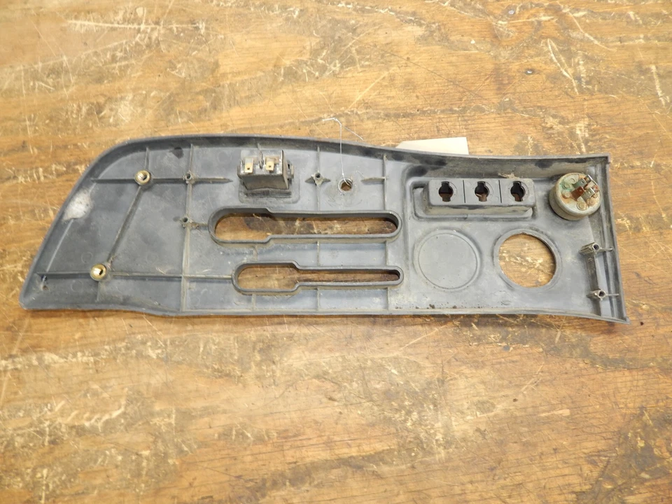 Cubierta de guardabarros Kohler ZG20 R.H con interruptor de llave y medidor de HR K3211-55223 K3011-62510 Foto 3 de 4