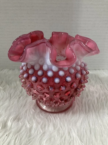 Vintage Fenton Cranberry Opalescent Hobnail Ruffled vase 4.5 ‘’ No Chips/Cracks