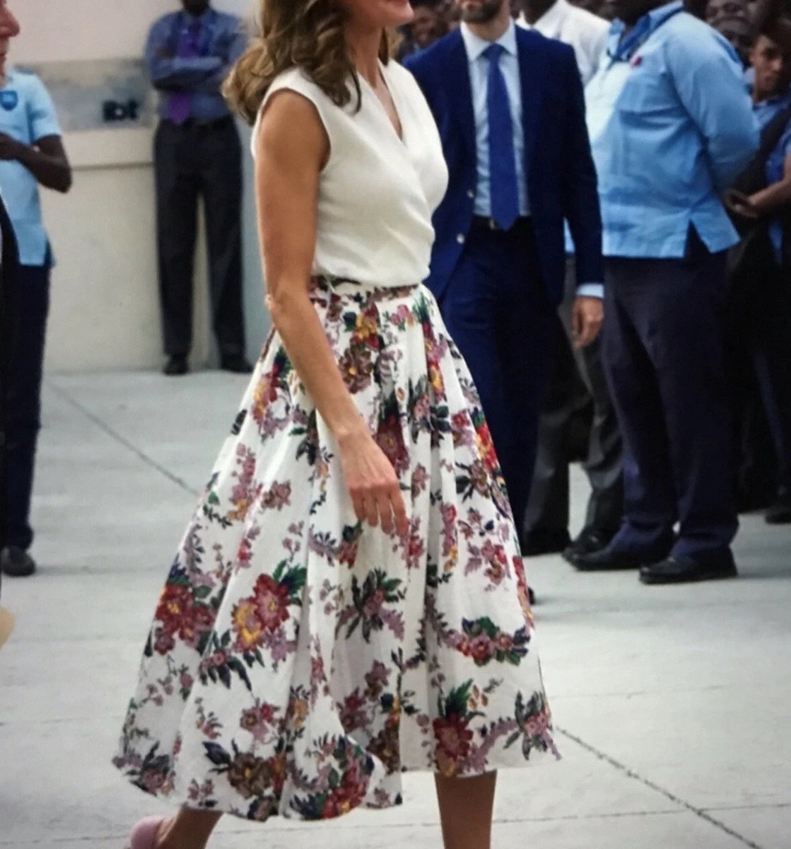 Patterned skirt queen hotsell