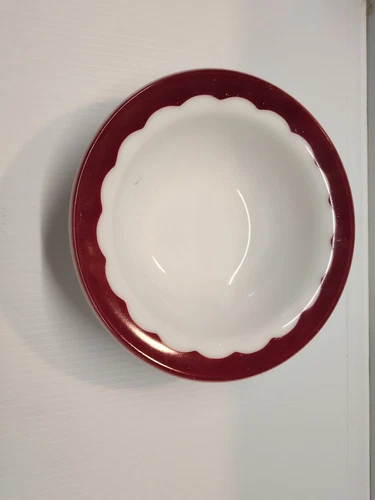 Rare Vintage Pyrex Burgundy Scalloped Rim 8" Bowl