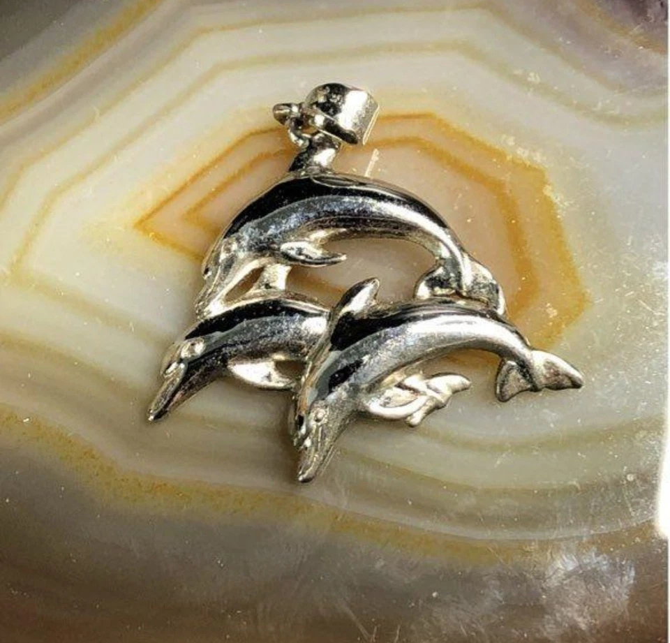 Colgante de delfines tono plata 3 delfines 2,86 g océano vida marina joyería encanto níquel Foto 2 de 4