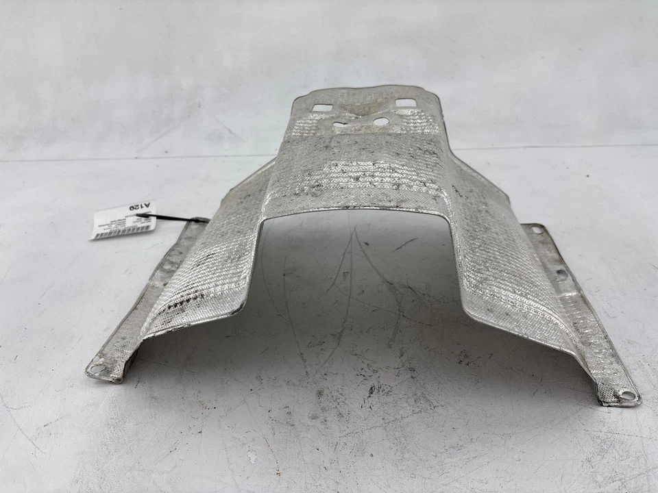 Audi A4 2009-2016 escape central protector térmico fabricante de equipos originales Foto 3 de 4