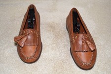GORGEOUS COLE HAAN "COUNTRY" LOAFERS 8 M 325