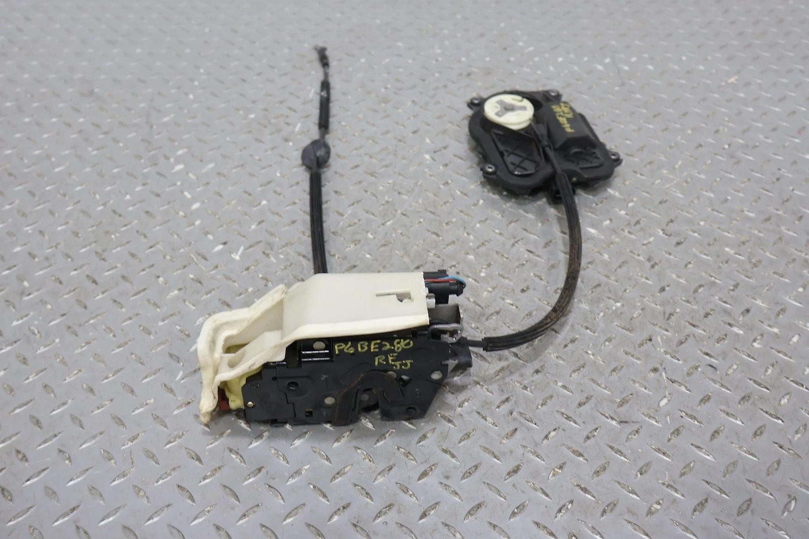 Bentley Flying Spur 2006-2012 Front Right Door latch