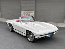 1966 Ermine White Chevrolet Corvette   | C2 Corvette Photo 1