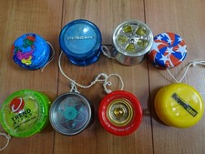 Lot of 8 vintage and current YOYOs, Duncan, unbranded, advertising WITH Strings