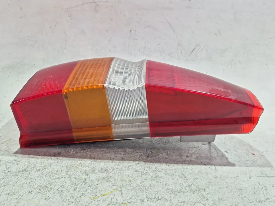 91AG13A603 LAMPADA POSTERIORE SINISTRA / 65557 PER FORD ESCORT VI GAL, AAL, ABL - Immagine 2 di 4