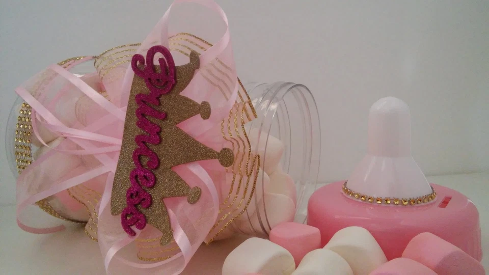 Centro de mesa Princesa biberón con corona baby shower es una niña decoración de alcancía Foto 2 de 4