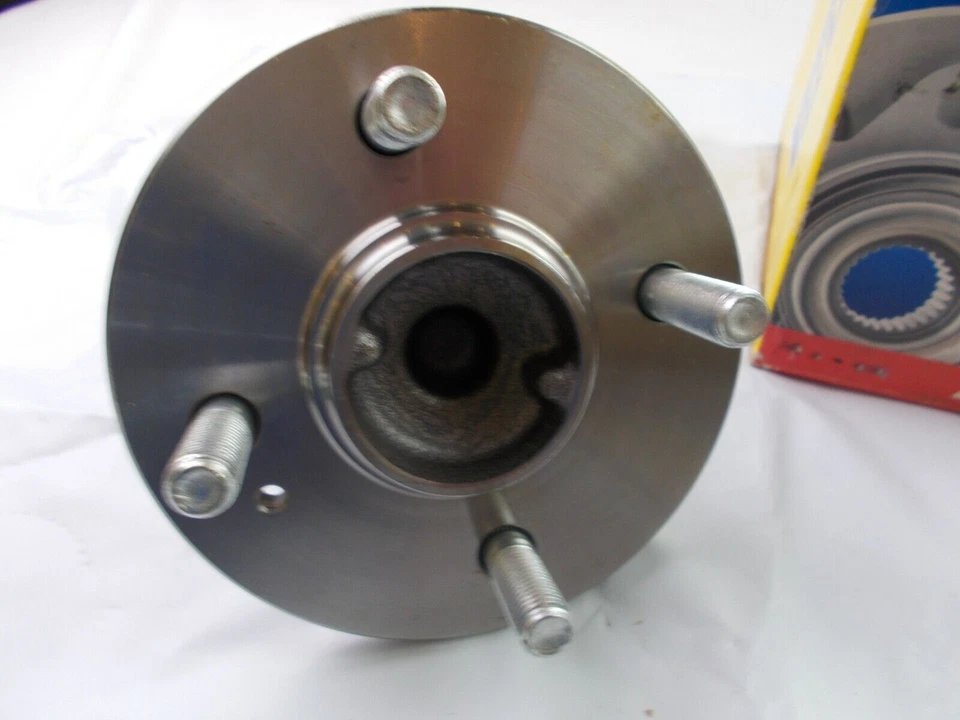 Conjunto de cojinete de rueda y buje trasero Moog 512324 para; Accent Rio5 Foto 2 de 4