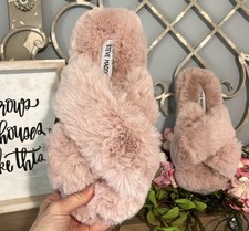 Steve Madden Comfy Pink Plush Fluffy Slippers New Medium Size 7/8
