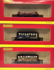Hornby R6392 Assorted Private Owner Plank Wagons Triple Pack - Factory Weathered